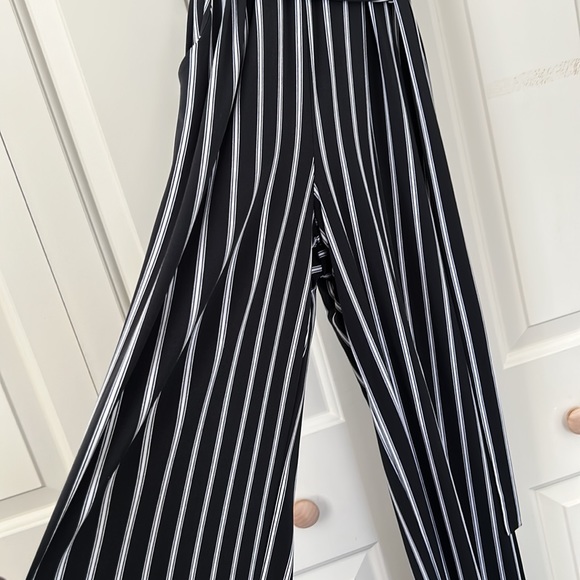 JOAN VASS  JUMP SUIT V- NECK WITH  PAKET SIZE S - Picture 4 of 8